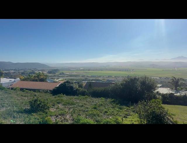 LAND FOR SALE IN FRAAIUITSIG